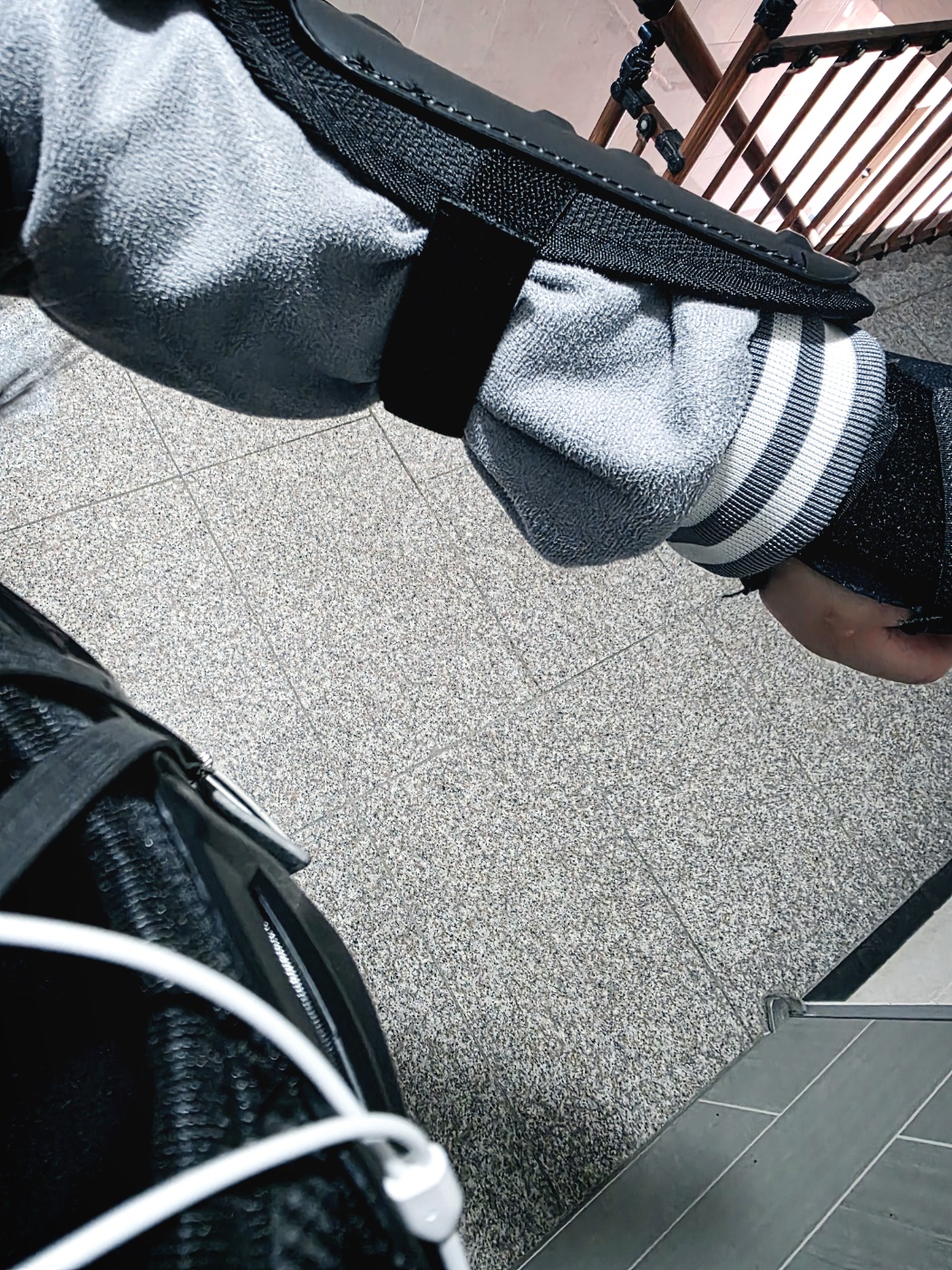 갑옷 같고 멋있는 보호 장비